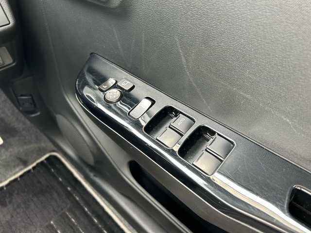 スズキ アルト ワークス 千葉県 2016(平28)年 4.3万km スチールシルバーM 社外メモリナビ/Bluetooth/CD/DVD/フルセグTV/ETC/スマートキー/スペアキー×１/プッシュスタート/ステアリングスイッチ/ウインカーミラー/オートライト/純正15インチアルミホイール/純正フロアマット/純正ドアバイザー/保証書・取扱説明書