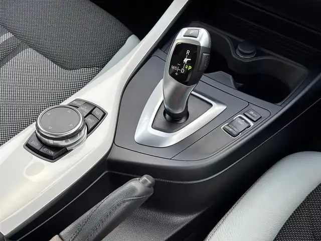 ＢＭＷ １１８ｄ スタイル 山梨県 2016(平28)年 3.8万km サファイアブラックP インテリジェントS/黒白半革/クルコン /純正HDDナビ /LED /純正１６ＡＷ/ＡＡＣ/ミラー型ＥＴＣ/ＣＤ/ＤＶＤ/ＢＴ/オートライト/取説