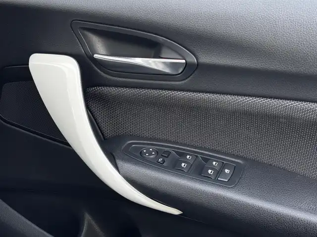 ＢＭＷ １１８ｄ スタイル 山梨県 2016(平28)年 3.8万km サファイアブラックP インテリジェントS/黒白半革/クルコン /純正HDDナビ /LED /純正１６ＡＷ/ＡＡＣ/ミラー型ＥＴＣ/ＣＤ/ＤＶＤ/ＢＴ/オートライト/取説