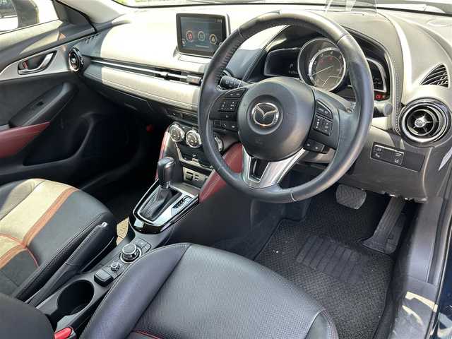 マツダ ＣＸ－３ XD ツーリング Lパッケージ 滋賀県 2016(平28)年 4.2万km ディープクリスタルブルーマイカ ディーゼル/２WD/純正ナビ（地図SDなし）/(AM/FM/フルセグ/Bluetooth/USB/CD/DVD/AUX)/バックカメラ/ヘッドアップディスプレイ/レーダークルーズコントロール/レーントレーシングアシスト/プリクッラッシュ/オートハイビーム/革巻きステアリング/ステアリングスイッチ/革シート/シートヒーター/オートライト/ETC/フロアマット/電動格納ミラー/ドアバイザー/プッシュスタート