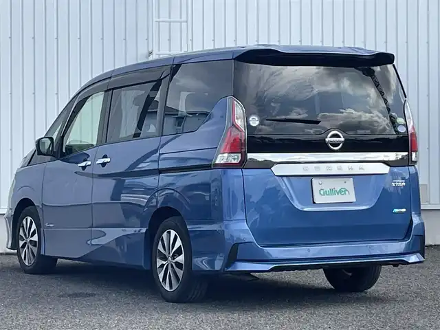 日産 セレナ ハイウェイスター Vセレクション 熊本県 2017(平29)年 7.1万km シャイニングブルー 純正ナビ　BT/CD/DVD/AM/FM/・フルセグTV/Bカメラ/・全方位カメラ/プロパイロット/・車線逸脱警報システム/・エマージェンシーブレーキ/・オートクルーズコントロール/・ふらつき警報/・標識検知システム/インテリジェントルームミラー/ビルトインETC/電子パーキングブレーキ/・オートブレーキホールド/革巻きステアリング/・ステアリングリモコン/電動格納ミラー/・ミラーウインカー/純正フロアマット/純正ドアバイザー