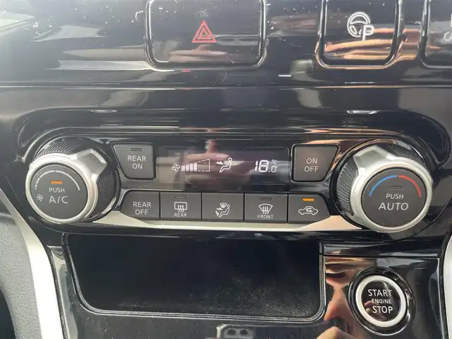 日産 セレナ ハイウェイスター Vセレクション 熊本県 2017(平29)年 7.1万km シャイニングブルー 純正ナビ　BT/CD/DVD/AM/FM/・フルセグTV/Bカメラ/・全方位カメラ/プロパイロット/・車線逸脱警報システム/・エマージェンシーブレーキ/・オートクルーズコントロール/・ふらつき警報/・標識検知システム/インテリジェントルームミラー/ビルトインETC/電子パーキングブレーキ/・オートブレーキホールド/革巻きステアリング/・ステアリングリモコン/電動格納ミラー/・ミラーウインカー/純正フロアマット/純正ドアバイザー