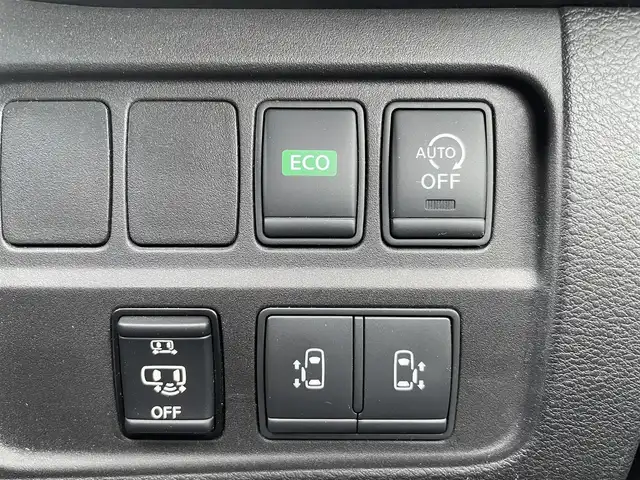日産 セレナ ハイウェイスター Vセレクション 熊本県 2017(平29)年 7.1万km シャイニングブルー 純正ナビ　BT/CD/DVD/AM/FM/・フルセグTV/Bカメラ/・全方位カメラ/プロパイロット/・車線逸脱警報システム/・エマージェンシーブレーキ/・オートクルーズコントロール/・ふらつき警報/・標識検知システム/インテリジェントルームミラー/ビルトインETC/電子パーキングブレーキ/・オートブレーキホールド/革巻きステアリング/・ステアリングリモコン/電動格納ミラー/・ミラーウインカー/純正フロアマット/純正ドアバイザー