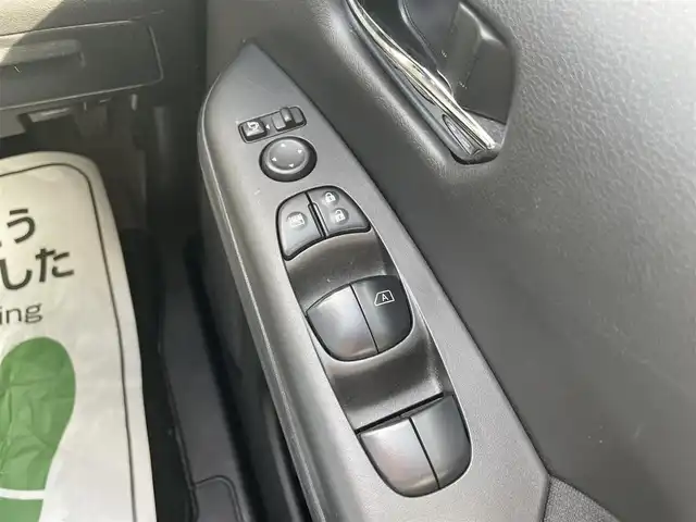 日産 セレナ ハイウェイスター Vセレクション 熊本県 2017(平29)年 7.1万km シャイニングブルー 純正ナビ　BT/CD/DVD/AM/FM/・フルセグTV/Bカメラ/・全方位カメラ/プロパイロット/・車線逸脱警報システム/・エマージェンシーブレーキ/・オートクルーズコントロール/・ふらつき警報/・標識検知システム/インテリジェントルームミラー/ビルトインETC/電子パーキングブレーキ/・オートブレーキホールド/革巻きステアリング/・ステアリングリモコン/電動格納ミラー/・ミラーウインカー/純正フロアマット/純正ドアバイザー