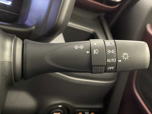 スズキ スペーシア カスタム HYBRID XS 宮崎県 2024(令6)年 0.4万km ピュアホワイトP 禁煙車/衝突被害軽減ブレーキ/純正9型ディスプレイオーディオナビTV/（Bluetooth/USB/HDMI/FMAM/フルセグTV)/純正LEDオートライト/純正LEDフォグ/純正15インチアルミ/純正エアロ/純正ルーフエンドスポイラー/両側電動スライドドア/アダプティブクルーズコントロール/レーンディパーチャーアラート/クリアランスソナー/ヘッドアップディスプレイ/エネチャージ/オートエアコン/前席シートヒーター/ステアリングヒーター/ハーフレザーシート/本革巻ハンドル/スマートキー/プッシュエンジンスタート/新車時保証書/取扱い説明書