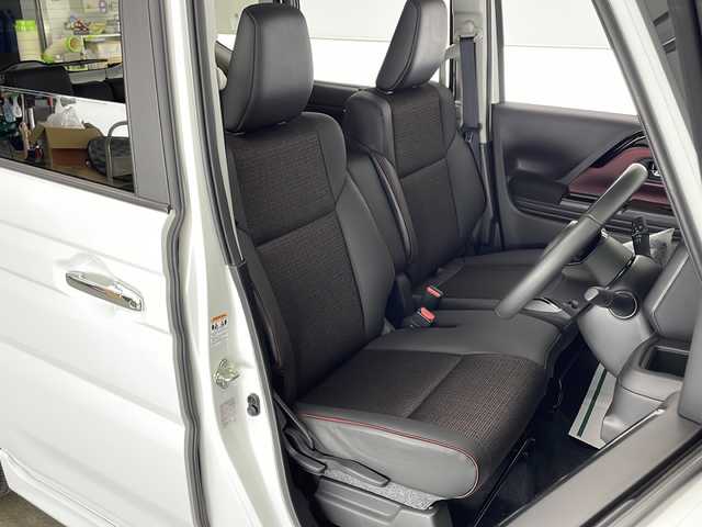 スズキ スペーシア カスタム HYBRID XS 宮崎県 2024(令6)年 0.4万km ピュアホワイトP 禁煙車/衝突被害軽減ブレーキ/純正9型ディスプレイオーディオナビTV/（Bluetooth/USB/HDMI/FMAM/フルセグTV)/純正LEDオートライト/純正LEDフォグ/純正15インチアルミ/純正エアロ/純正ルーフエンドスポイラー/両側電動スライドドア/アダプティブクルーズコントロール/レーンディパーチャーアラート/クリアランスソナー/ヘッドアップディスプレイ/エネチャージ/オートエアコン/前席シートヒーター/ステアリングヒーター/ハーフレザーシート/本革巻ハンドル/スマートキー/プッシュエンジンスタート/新車時保証書/取扱い説明書
