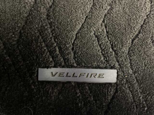 トヨタ ヴェルファイア Z Gエディション 群馬県 2015(平27)年 7.7万km ブラック １０型ナビ　１２．８型後席モニター　バックカメラ　クルーズコントロール　両側電動スライドドア　パワーシート　電動リアゲート　シートヒーター　ステアリングヒーター　オットマン　ＬＥＤ　ＥＴＣ　禁煙車