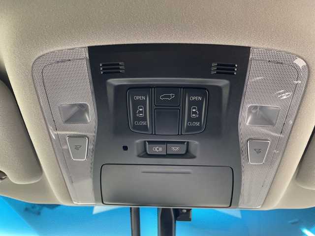 トヨタ ヴェルファイア Z Gエディション 群馬県 2015(平27)年 7.7万km ブラック １０型ナビ　１２．８型後席モニター　バックカメラ　クルーズコントロール　両側電動スライドドア　パワーシート　電動リアゲート　シートヒーター　ステアリングヒーター　オットマン　ＬＥＤ　ＥＴＣ　禁煙車