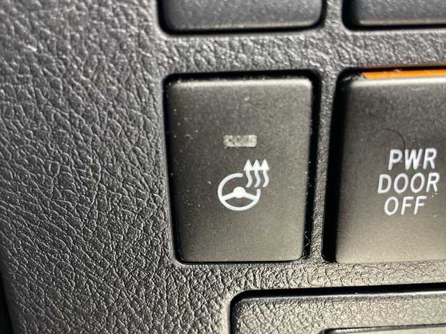 トヨタ ヴェルファイア Z Gエディション 群馬県 2015(平27)年 7.7万km ブラック １０型ナビ　１２．８型後席モニター　バックカメラ　クルーズコントロール　両側電動スライドドア　パワーシート　電動リアゲート　シートヒーター　ステアリングヒーター　オットマン　ＬＥＤ　ＥＴＣ　禁煙車