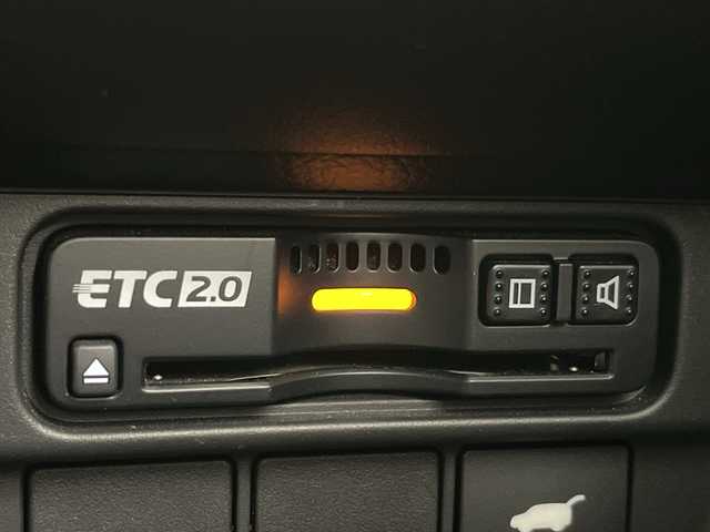 ホンダ ＺＲ－Ｖ ハイブリッド e:HEV Z 愛知県 2023(令5)年 2.9万km プラチナホワイトパール 禁煙車/純正9インチナビ/（AM/FM/Bluetooth/USB/フルセグTV）/全方位カメラ/BOSEサウンド/シーケンシャルウインカー/ワイヤレス充電/ホンダセンシング/・衝突軽減ブレーキ/・レーンキープアシスト/・アダプティブクルーズコントロール/・トラフィックジャムアシスト/・誤発進抑制機能/・パーキングセンサー/・オートハイビーム/・ブラインドスポットインフォメーション/ETC2.0/前後ドライブレコーダー/レザシート/パワーシート/メモリシート/シートヒーター/革巻きステアリング/ステアリングヒーター/パワーバックドア/ダウンヒルアシスト/純正18インチアルミホイール/スマートキー/プッシュスタート/LEDヘッドライト/オートライト/純正フロアマット/横滑り防止装置/電動格納ミラー/電子パーキングぶらーき/オートホールド