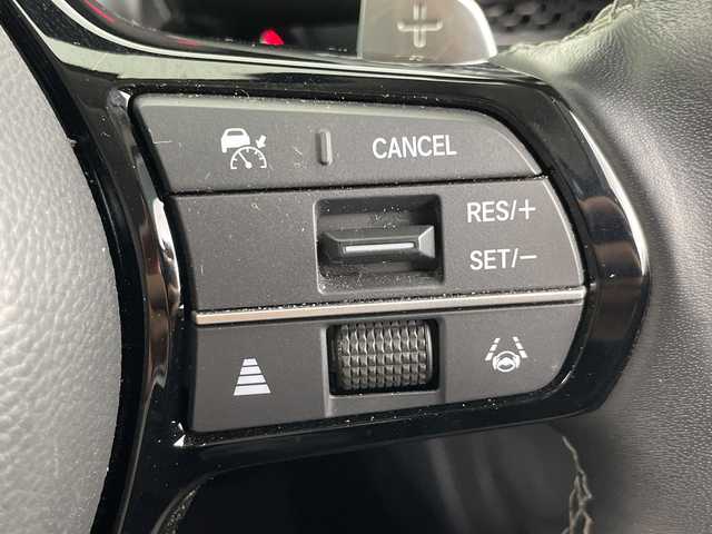 ホンダ ＺＲ－Ｖ ハイブリッド e:HEV Z 愛知県 2023(令5)年 2.9万km プラチナホワイトパール 禁煙車/純正9インチナビ/（AM/FM/Bluetooth/USB/フルセグTV）/全方位カメラ/BOSEサウンド/シーケンシャルウインカー/ワイヤレス充電/ホンダセンシング/・衝突軽減ブレーキ/・レーンキープアシスト/・アダプティブクルーズコントロール/・トラフィックジャムアシスト/・誤発進抑制機能/・パーキングセンサー/・オートハイビーム/・ブラインドスポットインフォメーション/ETC2.0/前後ドライブレコーダー/レザシート/パワーシート/メモリシート/シートヒーター/革巻きステアリング/ステアリングヒーター/パワーバックドア/ダウンヒルアシスト/純正18インチアルミホイール/スマートキー/プッシュスタート/LEDヘッドライト/オートライト/純正フロアマット/横滑り防止装置/電動格納ミラー/電子パーキングぶらーき/オートホールド