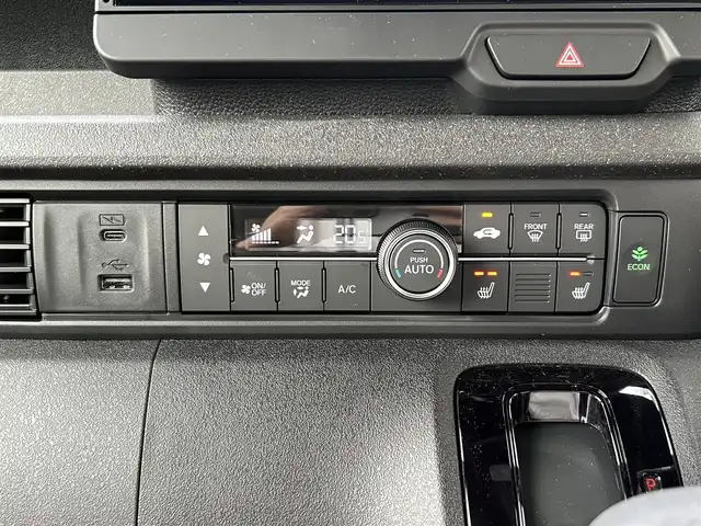 ホンダ Ｎ ＢＯＸ カスタム ターボ 群馬県 2024(令6)年 0.1万km クリスタルブラックパール ワンオーナー/ターボエンジン/純正9インチGathersナビ（LXU-242NBi）/CD/DVD/FM/AM/フルセグTV/Bluetoothオーディオ/SD/AppleCarPlay/AndroidAuto/両側パワースライドドア/クルーズコントロール/レーンキープアシスト/前席シートヒーター/バックカメラ/純正前後ドラレコ（DRH-229ND）/LEDヘッドライト/電動格納ウインカーミラー/電子パーキング/オートブレーキホールド/純正15インチアルミホイール/純正フロアマット/純正ビルトインETC/Type-C 充電端子/シートバックテーブル/アイドリングストップ/TVキャンセラー/プッシュスタート/スマートキー/寒冷地仕様/保証書/取扱説明書/スペアキー1本