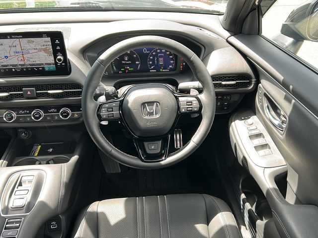 ホンダ ＺＲ－Ｖ ハイブリッド e:HEV Z ブラックスタイル 茨城県 2024(令6)年 0.7万km 黒 横滑り防止装置/コーナーセンサー前後/オートライト/ダウンヒルアシストコントロール/Bluetooth/USB入力端子/ETC2.0/全方位カメラ/純正SDナビ/MTモード付AT/スマートキー/冷房AAC/追従走行付クルーズコントロール/電動リアゲート/ドライブレコーダー前後/純正フロアマット/パワーシート/レザーシート/全席シートヒーター/18インチ純正アルミホイール