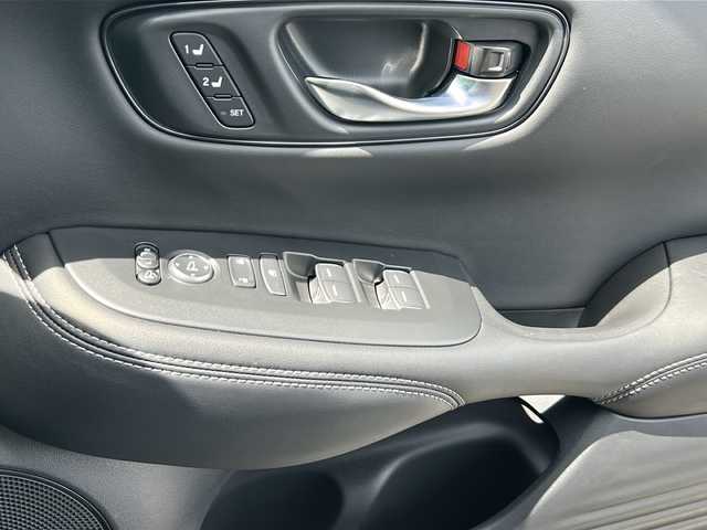 ホンダ ＺＲ－Ｖ ハイブリッド e:HEV Z ブラックスタイル 茨城県 2024(令6)年 0.7万km 黒 横滑り防止装置/コーナーセンサー前後/オートライト/ダウンヒルアシストコントロール/Bluetooth/USB入力端子/ETC2.0/全方位カメラ/純正SDナビ/MTモード付AT/スマートキー/冷房AAC/追従走行付クルーズコントロール/電動リアゲート/ドライブレコーダー前後/純正フロアマット/パワーシート/レザーシート/全席シートヒーター/18インチ純正アルミホイール