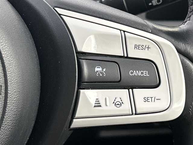 ホンダ フィット e:HEVリュクス 福岡県 2020(令2)年 8万km クリスタルブラックパール 純正８型ナビ(CD DVD BT フルセグTV) /バックカメラ /ETC　/シティブレーキシステム /レーンキープアシスト　/オートハイビーム　/レーダークルーズコントロール　/コーナーセンサー　/ハーフレザーシート　/シートヒーター　/オートライト /LEDヘッドライト　/フォグランプ