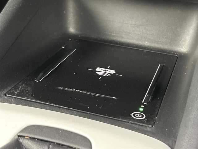 ホンダ フィット e:HEVリュクス 福岡県 2020(令2)年 8万km クリスタルブラックパール 純正８型ナビ(CD DVD BT フルセグTV) /バックカメラ /ETC　/シティブレーキシステム /レーンキープアシスト　/オートハイビーム　/レーダークルーズコントロール　/コーナーセンサー　/ハーフレザーシート　/シートヒーター　/オートライト /LEDヘッドライト　/フォグランプ