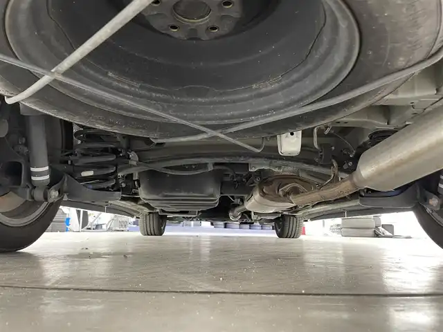 トヨタ ヴェルファイア 2．4Z ゴールデンアイズⅡ 滋賀県 2014(平26)年 8.9万km ホワイトパールクリスタルシャイン 純正ナビ/【CD.DVD.Bluetooth.フルセグTV】/バックカメラ/サンルーフ/フリップダウンモニター/ハーフレザーシート/クリアランスソナー/クルーズコントロール/オートライト/HIDヘッドライト/前後ドライブレコーダー/ETC/両側電動スライドドア/電動リアゲート/AC100V/オットマン/ステアリングスイッチ/スマートキー