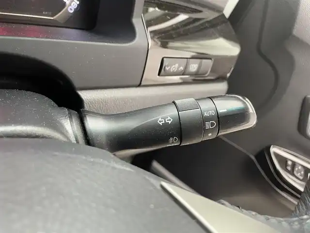 トヨタ ヴェルファイア 2．4Z ゴールデンアイズⅡ 滋賀県 2014(平26)年 8.9万km ホワイトパールクリスタルシャイン 純正ナビ/【CD.DVD.Bluetooth.フルセグTV】/バックカメラ/サンルーフ/フリップダウンモニター/ハーフレザーシート/クリアランスソナー/クルーズコントロール/オートライト/HIDヘッドライト/前後ドライブレコーダー/ETC/両側電動スライドドア/電動リアゲート/AC100V/オットマン/ステアリングスイッチ/スマートキー
