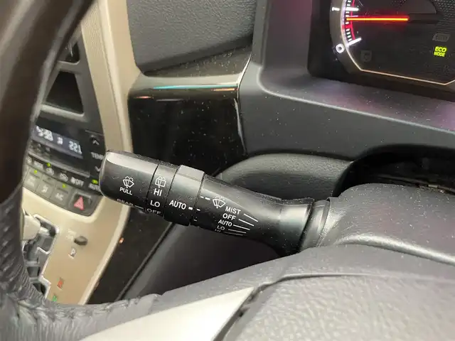 トヨタ ヴェルファイア 2．4Z ゴールデンアイズⅡ 滋賀県 2014(平26)年 8.9万km ホワイトパールクリスタルシャイン 純正ナビ/【CD.DVD.Bluetooth.フルセグTV】/バックカメラ/サンルーフ/フリップダウンモニター/ハーフレザーシート/クリアランスソナー/クルーズコントロール/オートライト/HIDヘッドライト/前後ドライブレコーダー/ETC/両側電動スライドドア/電動リアゲート/AC100V/オットマン/ステアリングスイッチ/スマートキー