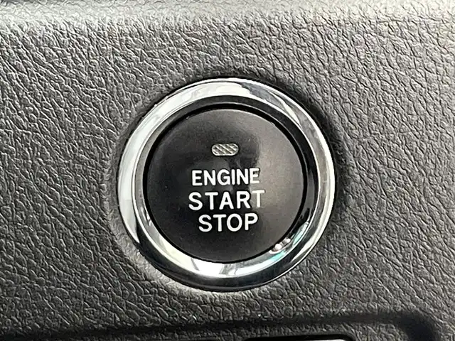 トヨタ ヴェルファイア 2．4Z ゴールデンアイズⅡ 滋賀県 2014(平26)年 8.9万km ホワイトパールクリスタルシャイン 純正ナビ/【CD.DVD.Bluetooth.フルセグTV】/バックカメラ/サンルーフ/フリップダウンモニター/ハーフレザーシート/クリアランスソナー/クルーズコントロール/オートライト/HIDヘッドライト/前後ドライブレコーダー/ETC/両側電動スライドドア/電動リアゲート/AC100V/オットマン/ステアリングスイッチ/スマートキー