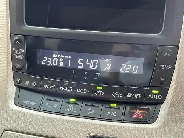 トヨタ ヴェルファイア 2．4Z ゴールデンアイズⅡ 滋賀県 2014(平26)年 8.9万km ホワイトパールクリスタルシャイン 純正ナビ/【CD.DVD.Bluetooth.フルセグTV】/バックカメラ/サンルーフ/フリップダウンモニター/ハーフレザーシート/クリアランスソナー/クルーズコントロール/オートライト/HIDヘッドライト/前後ドライブレコーダー/ETC/両側電動スライドドア/電動リアゲート/AC100V/オットマン/ステアリングスイッチ/スマートキー