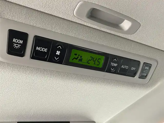 トヨタ ヴェルファイア 2．4Z ゴールデンアイズⅡ 滋賀県 2014(平26)年 8.9万km ホワイトパールクリスタルシャイン 純正ナビ/【CD.DVD.Bluetooth.フルセグTV】/バックカメラ/サンルーフ/フリップダウンモニター/ハーフレザーシート/クリアランスソナー/クルーズコントロール/オートライト/HIDヘッドライト/前後ドライブレコーダー/ETC/両側電動スライドドア/電動リアゲート/AC100V/オットマン/ステアリングスイッチ/スマートキー