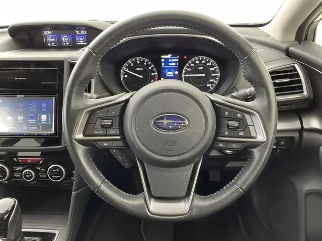 スバル インプレッサ スポーツ 2．0i－L アイサイト 群馬県 2020(令2)年 0.7万km クリスタルホワイトP LEDハイ/ロービームランプ(ブラックベゼル)/・ヘッドランプレベライザー(オート)/・ポップアップ式ヘッドランプウォッシャー/・ステアリング連動ヘッドランプ/・アダプティブドライビングビーム/＝＝＝＝＝/社外7インチメモリナビ/・ipod/AM/FM/BT/フルセグTV/・ドライブレコーダー/＝＝＝＝＝/パドルシフト／追従型クルーズコントロール／ＭＴモード付ＡＴ／社外７インチナビ／ドラレコ／バックカメラ／プッシュスタート／後退時ブレーキアシスト／レーンキープアシスト／禁煙車／純正ＡＷ／ＥＴＣ／ＵＳＢ