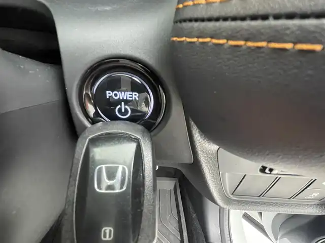 ホンダ ＺＲ－Ｖ ハイブリッド e:HEV Z 茨城県 2023(令5)年 2.1万km プラチナホワイトパール Honda SENSING/BOSEプレミアムサウンドシステム/純正ナビ/ディスプレイオーディオ/全周囲カメラ/フルセグTV/AppleCarPlay/Android Auto/レザーシート/シートヒーター/パワーシート/LEDヘッドライト/アイドリングストップ/オートホールド/電動バックドア/ステアリングヒーター/パドルシフト/ドライブレコーダー/ビルトインETC2.0/置き型充電/純正18インチAW