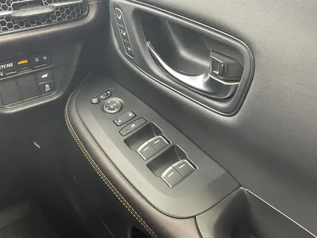 ホンダ ＺＲ－Ｖ ハイブリッド e:HEV Z 茨城県 2023(令5)年 2.1万km プラチナホワイトパール Honda SENSING/BOSEプレミアムサウンドシステム/純正ナビ/ディスプレイオーディオ/全周囲カメラ/フルセグTV/AppleCarPlay/Android Auto/レザーシート/シートヒーター/パワーシート/LEDヘッドライト/アイドリングストップ/オートホールド/電動バックドア/ステアリングヒーター/パドルシフト/ドライブレコーダー/ビルトインETC2.0/置き型充電/純正18インチAW