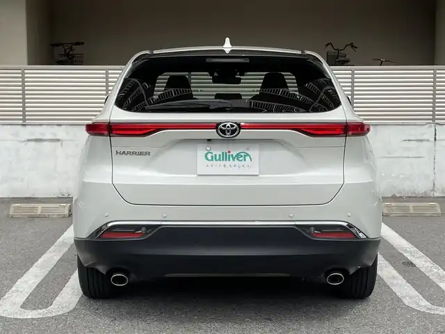 トヨタ ハリアー G 大阪府 2020(令2)年 3.5万km ホワイトパールクリスタルシャイン JBLプレミアムサウンド/純正ナビ（12.3インチ）/フルセグテレビ（BT/AM/FM）/バックカメラ/デジタルインナーミラー/オートホールド/プリクラッシュセーフティー/・レーントレーシングアシスト/・クルーズコントロール（追従走行アリ）/・アダプティブハイビームシステム/・ロードサインアシスト/・先行者発進告知機能/・SRSエアバッグ（運転席/助手席）/SRSニーエアバッグ（運転席）/SRSサイドエアバック（運転席/助手席）/SRSカーテンシールドエアバッグ（前後席）/・ISOFIX/リヤフォグランプ（右側）/ETC2.0/USB（1列目2つ/2列目2つ）/AUX/革巻きステアリング/ステアリングスイッチ