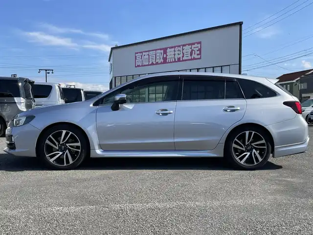 スバル レヴォーグ 2．0GT－S アイサイト 道央・札幌 2016(平28)年 8.2万km アイスシルバーメタリック ４WD/純正SDナビ/AM/FM/BT/SD/CD/DVD/フルセグ/アイサイト/衝突被害軽減ブレーキ/横滑り防止装置/レーダークルーズコントロール/レーンキープアシスト/ヒルアシストコントロール/ブラインドスポットモニター/バックカメラ/サイドカメラ/ビルトインETC/ドライブレコーダー/前席パワーシート/ハーフレザーシート/革巻きステアリング/ステアリングリモコン/パドルシフト/電動パーキング/MTモード付AT/プッシュスタート/スマートキー/LEDヘッドライト/オートライト/オートマチックハイビーム/フォグランプ/電動格納ミラー/ウィンカーミラー/純正フロアマット/ドアバイザー/スペアキー