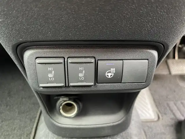 トヨタ シエンタ Z 東京都 2023(令5)年 1.6万km ベージュ 純正ディスプレイオーディオナビ/全方位カメラ/両側パワースライドドア/レーダークルーズコントロール/前席シートヒーター/ステアリングヒーター/フルセグTV/Bluetooth/コーナーセンサー/ブラインドスポットモニター/LEDヘッドライト/ETC2.0/ステアリングスイッチ/スマートキー/プッシュスタート