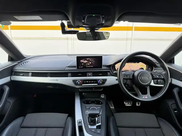 アウディ Ａ５ SB2．0TFSI Q スポーツ 愛知県 2017(平29)年 2万km グレイシアホワイトメタリック /正規ディーラー車//禁煙車//7速Sトロニック//Sラインパッケージ//マトリクスLED//バーチャルコックピット//MMIナビ//フルセグ/BT/CD/DVD/MSV/SD/USB/AUX//バックカメラ//ETC2.0//前後ドライブレコーダー//ハーフレザーシート//パワーシート//ランバーサポート//シートヒーター//電動リアゲート//アウディプレセンス//アクティブレーンアシスト//渋滞アシスト//レーダークルーズコントロール//パーキングエイド//エフィシエンシアシスト//アウディドライブセレクト//Efficiency/Comfort/Dynamic/Individual//ESC//パドルシフト//MTモード付きAT//純正18インチアルミホイール//スピードリミッター//アイドリングストップ//シーケンシャルウィンカー//ハイビームアシスト//リアフォグランプ//デイライムランニングライト//オールウェザーライト//カミング・リービングホームライト//プッシュスタート//スペアスマートキー//革巻きステアリング//ステアリングリモコン//チルト＆テレスコピックステアリング//純正フロアマット//トノカバー//レインセンサー//オートリトラクタブルウィンカーミラー//保証書/取扱説明書//D記録簿H30.R1.5.6