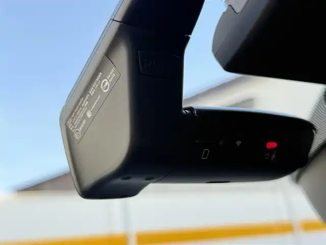 アウディ Ａ５ SB2．0TFSI Q スポーツ 愛知県 2017(平29)年 2万km グレイシアホワイトメタリック /正規ディーラー車//禁煙車//7速Sトロニック//Sラインパッケージ//マトリクスLED//バーチャルコックピット//MMIナビ//フルセグ/BT/CD/DVD/MSV/SD/USB/AUX//バックカメラ//ETC2.0//前後ドライブレコーダー//ハーフレザーシート//パワーシート//ランバーサポート//シートヒーター//電動リアゲート//アウディプレセンス//アクティブレーンアシスト//渋滞アシスト//レーダークルーズコントロール//パーキングエイド//エフィシエンシアシスト//アウディドライブセレクト//Efficiency/Comfort/Dynamic/Individual//ESC//パドルシフト//MTモード付きAT//純正18インチアルミホイール//スピードリミッター//アイドリングストップ//シーケンシャルウィンカー//ハイビームアシスト//リアフォグランプ//デイライムランニングライト//オールウェザーライト//カミング・リービングホームライト//プッシュスタート//スペアスマートキー//革巻きステアリング//ステアリングリモコン//チルト＆テレスコピックステアリング//純正フロアマット//トノカバー//レインセンサー//オートリトラクタブルウィンカーミラー//保証書/取扱説明書//D記録簿H30.R1.5.6