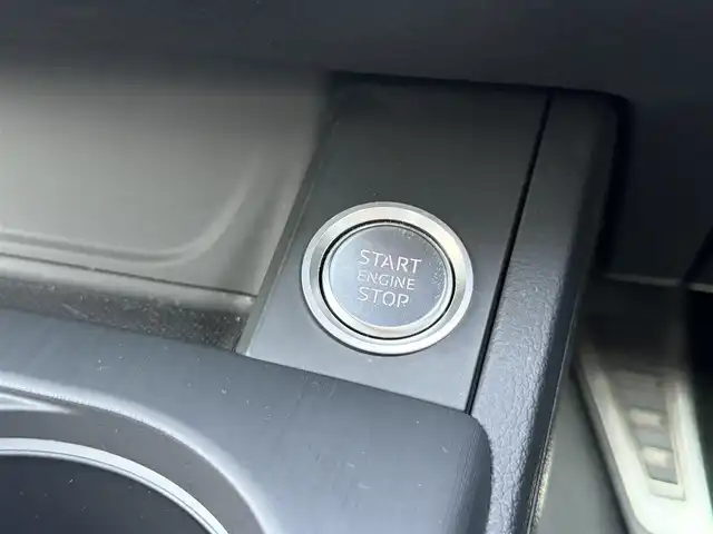 アウディ Ａ５ SB2．0TFSI Q スポーツ 愛知県 2017(平29)年 2万km グレイシアホワイトメタリック /正規ディーラー車//禁煙車//7速Sトロニック//Sラインパッケージ//マトリクスLED//バーチャルコックピット//MMIナビ//フルセグ/BT/CD/DVD/MSV/SD/USB/AUX//バックカメラ//ETC2.0//前後ドライブレコーダー//ハーフレザーシート//パワーシート//ランバーサポート//シートヒーター//電動リアゲート//アウディプレセンス//アクティブレーンアシスト//渋滞アシスト//レーダークルーズコントロール//パーキングエイド//エフィシエンシアシスト//アウディドライブセレクト//Efficiency/Comfort/Dynamic/Individual//ESC//パドルシフト//MTモード付きAT//純正18インチアルミホイール//スピードリミッター//アイドリングストップ//シーケンシャルウィンカー//ハイビームアシスト//リアフォグランプ//デイライムランニングライト//オールウェザーライト//カミング・リービングホームライト//プッシュスタート//スペアスマートキー//革巻きステアリング//ステアリングリモコン//チルト＆テレスコピックステアリング//純正フロアマット//トノカバー//レインセンサー//オートリトラクタブルウィンカーミラー//保証書/取扱説明書//D記録簿H30.R1.5.6