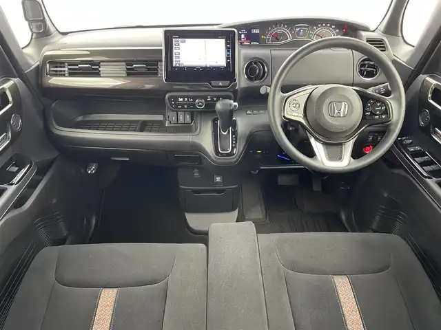 ホンダ Ｎ ＢＯＸ カスタム G L ホンダセンシング 富山県 2019(平31)年 1.8万km プラチナホワイトパール ワンオーナー/純正ナビ(AM/FM/DVD/CD/BT)/フルセグTV/バックカメラ/レーダークルーズコントロール/レーンキープアシスト/衝突軽減ブレーキ/両側パワースライドドア/前方ドライブレコーダー/後方コーナーセンサー/横滑り防止装置/純正AW/社外AW付スタッドレスタイヤ車載/社外フロアマット/オートライト/LEDヘッドライト/サンシェード/取扱説明書/保証書