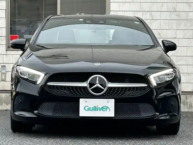 メルセデス・ベンツ Ｍ・ベンツ Ａ２００ｄ セダン 福岡県 2022(令4)年 2.3万km コスモスブラック レザーエクスクルーシブパッケージ/・黒色レザーシート/・シートメモリ付きパワーシート（D/N）/・シートヒーター（D/N）/・電動ランバーサポート（D/N）/純正10インチHDDナビ/　(AM/FM/USB/Bluetooth)/バックカメラ/レーダーセーフティーパッケージ/・道路標識アシスト/・アテンションアシスト/・ブラインドスポットアシスト/・アクティブレーンキープアシスト/・レーンチェンジアシスト/・アクティブブレーキアシスト/・アクティブパーキングアシスト/・アクティブステアリング/LEDリアコンビネーションランプ/オートライト/クルーズコントロール/コーナーセンサー/クリアランスソナー/アイドリングストップ/純正17インチアルミホイール/Yupiteru前後ドライブレコーダー【SN-TW91di】/ロケイターライティング/パドルシフト/アンビエントライト/純正フロアマット/プッシュスタート/電源ソケット×1/盗難防止装置/USB-C端子×2/スペアキー×1/保証書/取扱説明書