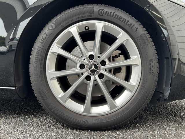 メルセデス・ベンツ Ｍ・ベンツ Ａ２００ｄ セダン 福岡県 2022(令4)年 2.3万km コスモスブラック レザーエクスクルーシブパッケージ/・黒色レザーシート/・シートメモリ付きパワーシート（D/N）/・シートヒーター（D/N）/・電動ランバーサポート（D/N）/純正10インチHDDナビ/　(AM/FM/USB/Bluetooth)/バックカメラ/レーダーセーフティーパッケージ/・道路標識アシスト/・アテンションアシスト/・ブラインドスポットアシスト/・アクティブレーンキープアシスト/・レーンチェンジアシスト/・アクティブブレーキアシスト/・アクティブパーキングアシスト/・アクティブステアリング/LEDリアコンビネーションランプ/オートライト/クルーズコントロール/コーナーセンサー/クリアランスソナー/アイドリングストップ/純正17インチアルミホイール/Yupiteru前後ドライブレコーダー【SN-TW91di】/ロケイターライティング/パドルシフト/アンビエントライト/純正フロアマット/プッシュスタート/電源ソケット×1/盗難防止装置/USB-C端子×2/スペアキー×1/保証書/取扱説明書