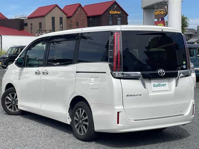 トヨタ エスクァイア Gi 埼玉県 2018(平30)年 5万km ホワイトパールクリスタルシャイン レザーシート/前席シートヒーター/純正ＳＤナビ＆フルセグＴＶ/（ＤＶＤ＆ＣＤ＆ＭＳＶ＆ＢＴ）/バックカメラ/ビルトインＥＴＣ（２．０）/ドライブレコーダー/Ｔｏｙｏｔａ　Ｓａｆｅｔｙ　Ｓｅｎｓｅ　Ｃ/・プリクラッシュセーフティシステム/・レーンディパーチャーアラート/・オートマチックハイビーム/・先行車発進告知機能/クルーズコントロール/ウッドコンビステアリング/ステアリングリモコン/アイドリングストップ/両側パワースライドドア/ＴＲＤフロントグリル/純正１５inアルミホイール/オートライト/ＬＥＤライト/フォグランプ/オート電動格納ミラー/スマートキー/プッシュスタート/Ｗ＆ニーエアバッグ/横滑り防止機能/ＡＢＳ/ドアバイザー/フロアマット/新車保証書/取扱説明書（車両＆ナビ）/スマートスペアキー有