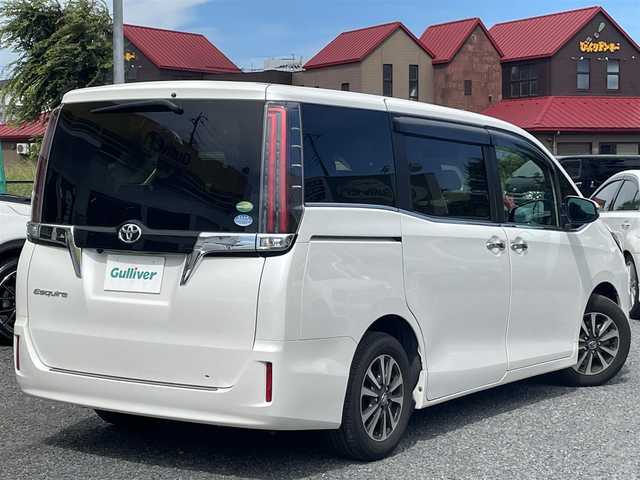 トヨタ エスクァイア Gi 埼玉県 2018(平30)年 5万km ホワイトパールクリスタルシャイン レザーシート/前席シートヒーター/純正ＳＤナビ＆フルセグＴＶ/（ＤＶＤ＆ＣＤ＆ＭＳＶ＆ＢＴ）/バックカメラ/ビルトインＥＴＣ（２．０）/ドライブレコーダー/Ｔｏｙｏｔａ　Ｓａｆｅｔｙ　Ｓｅｎｓｅ　Ｃ/・プリクラッシュセーフティシステム/・レーンディパーチャーアラート/・オートマチックハイビーム/・先行車発進告知機能/クルーズコントロール/ウッドコンビステアリング/ステアリングリモコン/アイドリングストップ/両側パワースライドドア/ＴＲＤフロントグリル/純正１５inアルミホイール/オートライト/ＬＥＤライト/フォグランプ/オート電動格納ミラー/スマートキー/プッシュスタート/Ｗ＆ニーエアバッグ/横滑り防止機能/ＡＢＳ/ドアバイザー/フロアマット/新車保証書/取扱説明書（車両＆ナビ）/スマートスペアキー有