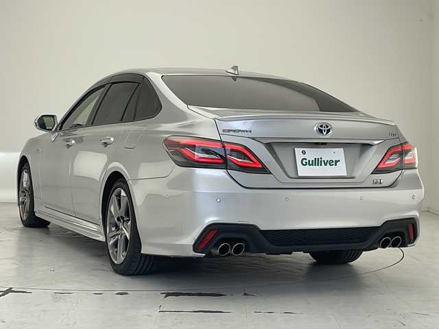 トヨタ クラウン ハイブリッド RS アドバンス 沖縄県 2019(平31)年 6.8万km シルバーM 純正メーカーオプションナビ/　（Bluetooth/フルセグTV/CD/DVD/AM/FM）/パノラミックビューモニター/ETC2.0/ドライブレコーダー/トヨタセーフティセンス/・衝突被害軽減ブレーキ (プリクラッシュセーフティ)																									/・ハンドル操作サポート (レーントレーシングアシスト)																									/・追従ドライブ支援機能 (レーダークルーズコントロール)																									/・車線はみ出しアラート (レーンディパーチャーアラート)																									/・自動ハイビーム (オートマチックハイビーム)																									/パドルシフト/ステアリングスイッチ/インテリジェントルームミラー/レザーシート/シートエアコン/シートヒーター/シートメモリ付パワーシート/ブラインドスポットモニター/ヘッドアップディスプレイ/クリアランスソナー/純正フロアマット/純正18インチアルミホイール