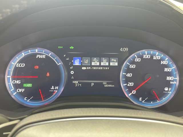トヨタ クラウン ハイブリッド RS アドバンス 沖縄県 2019(平31)年 6.8万km シルバーM 純正メーカーオプションナビ/　（Bluetooth/フルセグTV/CD/DVD/AM/FM）/パノラミックビューモニター/ETC2.0/ドライブレコーダー/トヨタセーフティセンス/・衝突被害軽減ブレーキ (プリクラッシュセーフティ)																									/・ハンドル操作サポート (レーントレーシングアシスト)																									/・追従ドライブ支援機能 (レーダークルーズコントロール)																									/・車線はみ出しアラート (レーンディパーチャーアラート)																									/・自動ハイビーム (オートマチックハイビーム)																									/パドルシフト/ステアリングスイッチ/インテリジェントルームミラー/レザーシート/シートエアコン/シートヒーター/シートメモリ付パワーシート/ブラインドスポットモニター/ヘッドアップディスプレイ/クリアランスソナー/純正フロアマット/純正18インチアルミホイール