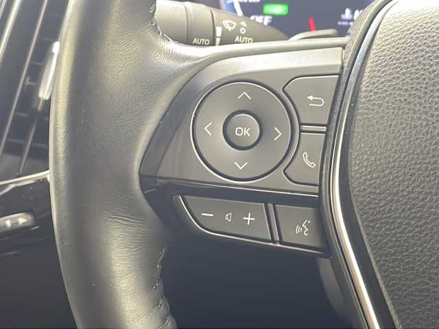 トヨタ クラウン ハイブリッド RS アドバンス 沖縄県 2019(平31)年 6.8万km シルバーM 純正メーカーオプションナビ/　（Bluetooth/フルセグTV/CD/DVD/AM/FM）/パノラミックビューモニター/ETC2.0/ドライブレコーダー/トヨタセーフティセンス/・衝突被害軽減ブレーキ (プリクラッシュセーフティ)																									/・ハンドル操作サポート (レーントレーシングアシスト)																									/・追従ドライブ支援機能 (レーダークルーズコントロール)																									/・車線はみ出しアラート (レーンディパーチャーアラート)																									/・自動ハイビーム (オートマチックハイビーム)																									/パドルシフト/ステアリングスイッチ/インテリジェントルームミラー/レザーシート/シートエアコン/シートヒーター/シートメモリ付パワーシート/ブラインドスポットモニター/ヘッドアップディスプレイ/クリアランスソナー/純正フロアマット/純正18インチアルミホイール