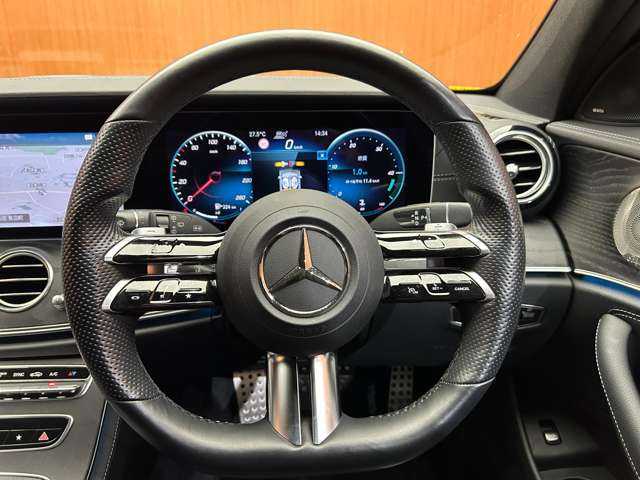 メルセデス・ベンツ Ｍ・ベンツ Ｅ２２０ｄ ステーションワゴン スポーツ 千葉県 2022(令4)年 0.8万km ダイヤモンドホワイト サンルーフ　/エクスクルーシブＰＫＧ　/黒革シート/Ｂｕｒｍｅｓｔｅｒ　/３６０°カメラ　/ＨＵＤ　/パワーシート　/シートヒーター　/電動リアゲート　/レーダーセーフティＰＫＧ　/ディスタンスパイロット　/レーンアシスト