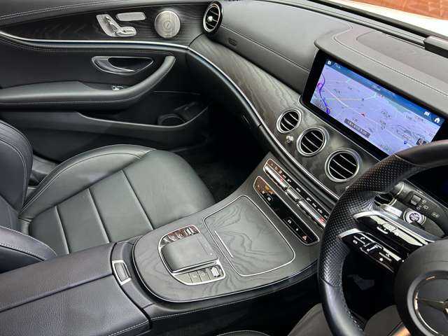 メルセデス・ベンツ Ｍ・ベンツ Ｅ２２０ｄ ステーションワゴン スポーツ 千葉県 2022(令4)年 0.8万km ダイヤモンドホワイト サンルーフ　/エクスクルーシブＰＫＧ　/黒革シート/Ｂｕｒｍｅｓｔｅｒ　/３６０°カメラ　/ＨＵＤ　/パワーシート　/シートヒーター　/電動リアゲート　/レーダーセーフティＰＫＧ　/ディスタンスパイロット　/レーンアシスト