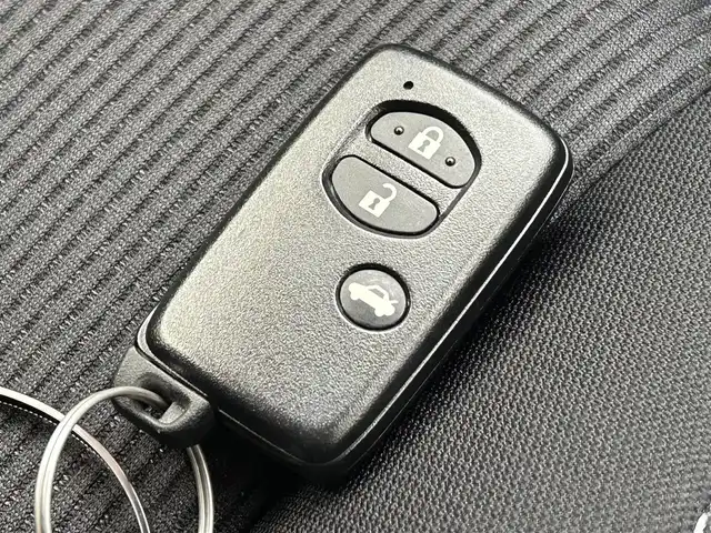 スバル インプレッサ スポーツ 2．0i アイサイト 岩手県 2012(平24)年 7.9万km サテンホワイトパール アイサイトVer.2　クルコン　プリクラッシュブレーキ　ＡＴ誤発進抑制　警報＆お知らせ機能　ナビ　バックカメラ　Ｂｌｕｅｔｏｏｔｈ　ＤＶＤ再生　フルセグ　純正１６ＡＷ　ＨＩＤオートライト　Ｆフォグ　ＥＴＣ