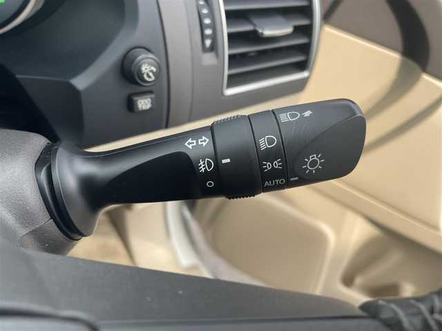 トヨタ ランドクルーザー プラド TX Lパッケージ 愛媛県 2018(平30)年 7.7万km ホワイトパールクリスタルシャイン 純正ナビ/AM/FM/CD/DVD/BT/フルセグTV/全周囲カメラ/サンルーフ/現状RAＹsアルミホイール/積込純正AW付スタッドレスタイヤ/BF Goodrich All-Terrain T/A/トヨタセーフティセンス/電動格納サードシート/D/N席パワーシート/D/N席シートヒーター/D/N席シートエアコン/ブラックルーフレール/ヘッドライトウォッシャー/フロントワイパーデアイサー/ブラインドスポットモニター/純正ドアバイザー/排気ガス浄化スイッチ/ステアリングスイッチ/電格ミラー/ベージュレザー
