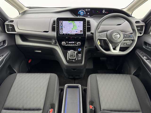 日産 セレナ e－パワー ハイウェイスター V 福岡県 2021(令3)年 5.6万km ブリリアントホワイトパール 純正１１型後席モニター　/純正１０型ナビ　/全方位カメラ　/ビルトインＥＴＣ２．０　/ナビ連動前方ドラレコ　/インテリジェントルームミラー　/プロパイロット　/コーナーセンサー　/エマージェンシーブレーキ　/レーンキープ　/ブラインドスポットモニター　/両側電動スライドドア　/ＬＥＤヘッドライト