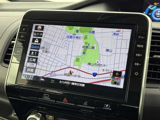 日産 セレナ e－パワー ハイウェイスター V 福岡県 2021(令3)年 5.6万km ブリリアントホワイトパール 純正１１型後席モニター　/純正１０型ナビ　/全方位カメラ　/ビルトインＥＴＣ２．０　/ナビ連動前方ドラレコ　/インテリジェントルームミラー　/プロパイロット　/コーナーセンサー　/エマージェンシーブレーキ　/レーンキープ　/ブラインドスポットモニター　/両側電動スライドドア　/ＬＥＤヘッドライト