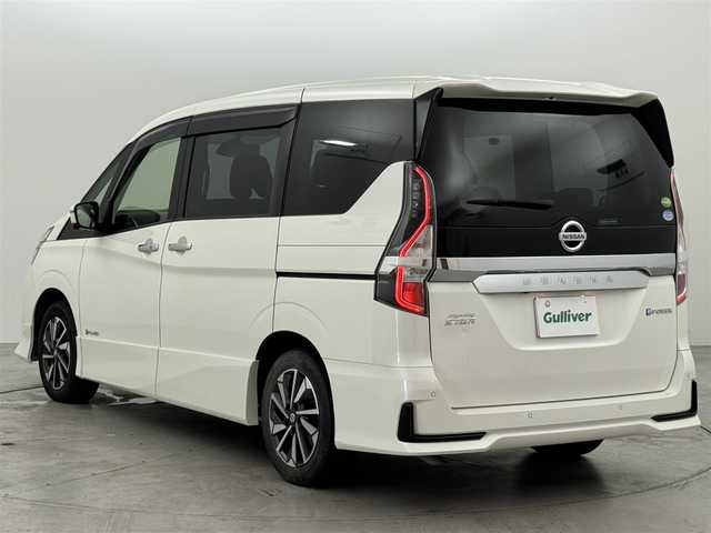 日産 セレナ e－パワー ハイウェイスター V 福岡県 2021(令3)年 5.6万km ブリリアントホワイトパール 純正１１型後席モニター　/純正１０型ナビ　/全方位カメラ　/ビルトインＥＴＣ２．０　/ナビ連動前方ドラレコ　/インテリジェントルームミラー　/プロパイロット　/コーナーセンサー　/エマージェンシーブレーキ　/レーンキープ　/ブラインドスポットモニター　/両側電動スライドドア　/ＬＥＤヘッドライト